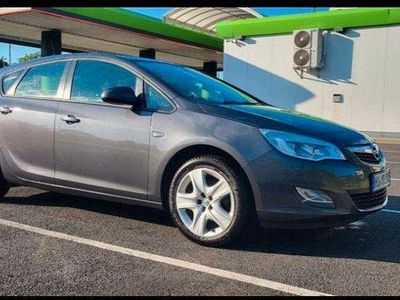 Gebraucht Opel Astra Edition 101 PS (74 kW) 2012 Grau Limousine