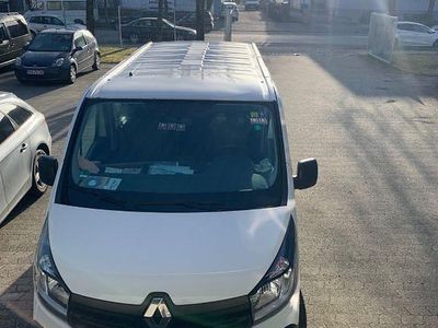 Gebraucht Renault Trafic 116 PS (85 kW) 2015 Weiß Van / Kleinbus
