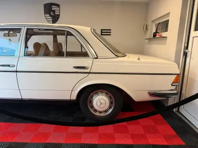 Gebraucht Mercedes 280 185 PS (136 kW) 1978 Weiß Limousine