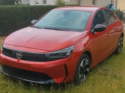 Gebraucht Opel Corsa-e 100 kW (136 PS) 2023 Rot Kleinwagen