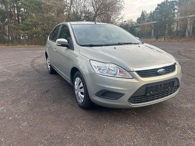 Grau Gebraucht 2008 Ford Focus Titanium Limousine | 3.150 € (Guter Preis)