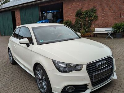 gebraucht Audi A1 1.6 TDI Ambition/AHK/Klimaauto/8-fach bereift