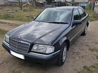 Gebraucht Mercedes 180 122 PS (89 kW) 1995 Schwarz Limousine