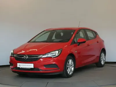 Gebraucht Opel Astra Edition 150 PS (110 kW) 2016 Powerrot/red Limousine