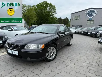 Usata Volvo S60 Kinetic 140 CV (102 kW) 2005 Nero Berlina