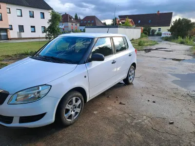 Gebraucht Skoda Fabia 60 PS (44 kW) 2013 Weiß Limousine