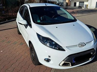 Gebraucht Ford Fiesta Titanium 82 PS (60 kW) 2012 Weiß Kleinwagen