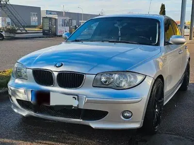 Gebraucht BMW 118 122 PS (89 kW) 2007 Silber Kleinwagen