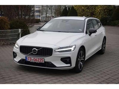 Gebraucht Volvo V60 145 PS (106 kW) 2022 Kombi