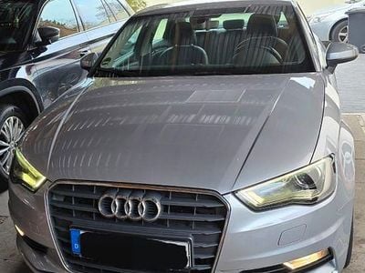 Gebraucht Audi A3 Ambiente 110 PS (80 kW) 2015 Grau Limousine
