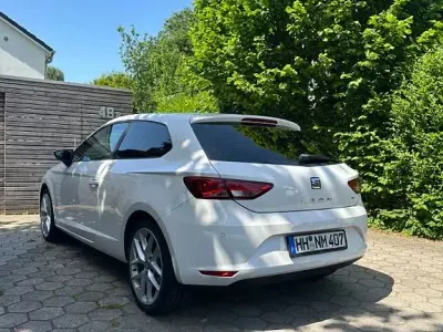 Używany Seat Leon SC Reference 105 KM (77 kW) 2013 Biały Hatchback