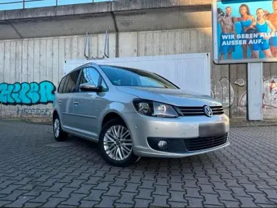 Gebraucht VW Touran 105 PS (77 kW) 2014 Silber Van / Kleinbus