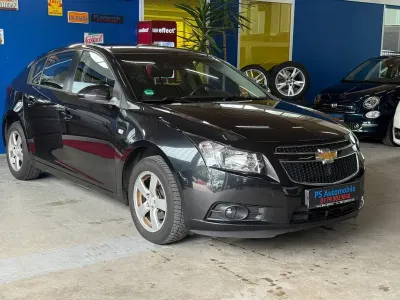 Gebraucht Chevrolet Cruze LT 141 PS (103 kW) 2012 Schwarz Kleinwagen