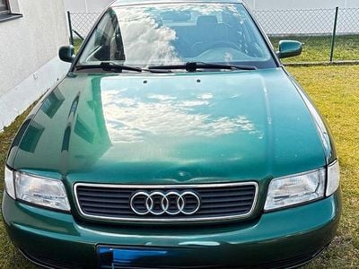 Second-hand Audi A4 125 CP (91 kW) 1996 Verde Berlinǎ
