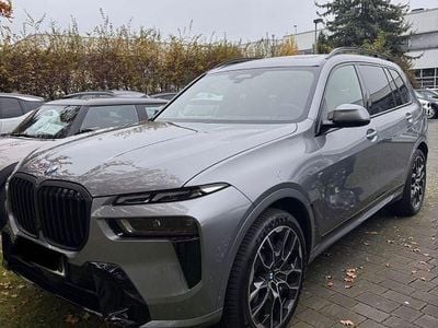 Second-hand BMW X7 M Sport 352 CP (258 kW) 2024 Gri SUV