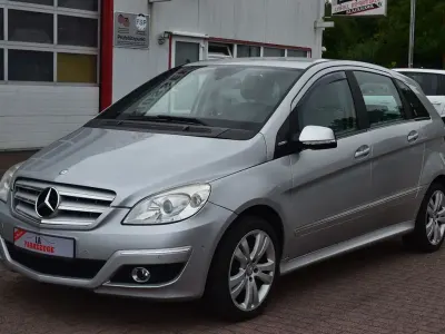 Gebraucht Mercedes B180 116 PS (85 kW) 2009 Silber Van / Kleinbus