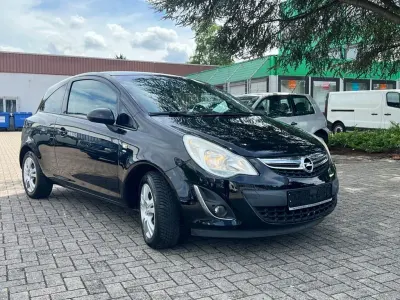 Używany Opel Corsa Satellite 87 KM (63 kW) 2011 Czarny Hatchback