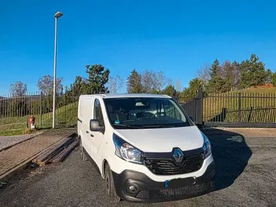 Gebraucht Renault Trafic 121 PS (88 kW) 2019 Weiß Van / Kleinbus
