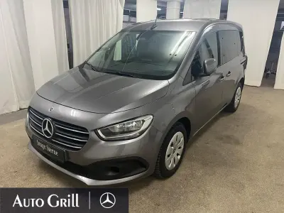 Gebraucht Mercedes T180 116 PS (85 kW) 2022 Chromitgrau metallic Van / Kleinbus