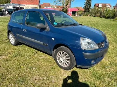 Usata Renault Clio II 58 CV (42 kW) 2004 Blu Utilitaria