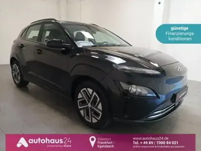 Käytetty Hyundai Kona Select 100 kW (136 HP) 2022 Musta Katumaasturi