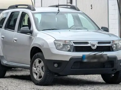 Gebraucht Dacia Duster Lauréate 105 PS (77 kW) 2013 Silber SUV