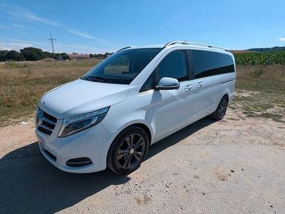 Mercedes V220