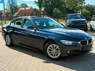 Gebraucht BMW 320 143 PS (105 kW) 2012 Blau Limousine