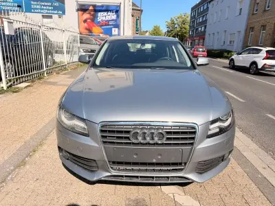 Gebraucht Audi A4 Attraction 143 PS (105 kW) 2010 Grau Limousine