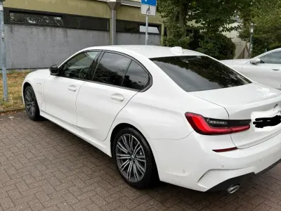 Gebraucht BMW 330e Shadowline 292 PS (214 kW) 2019 Weiß Limousine
