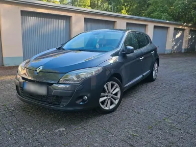 Gebraucht Renault Mégane III 130 PS (95 kW) 2009 Schwarz Limousine