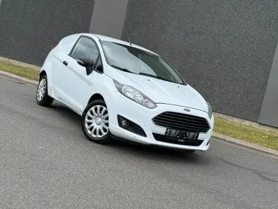 Gebraucht Ford Fiesta 75 PS (55 kW) 2015 Weiß Kleinwagen