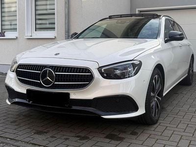 Gebraucht Mercedes E300 Night 320 PS (235 kW) 2022 Weiß Kombi