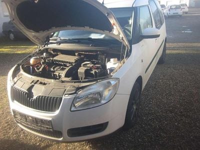 Weiß Gebraucht 2008 Skoda Roomster Style Van / Kleinbus | 2.900 € (Fairer Preis)