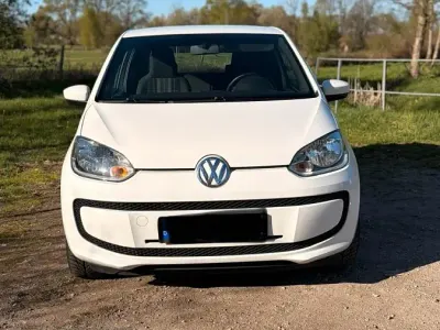 Gebraucht VW up! CLUB 60 PS (44 kW) 2015 Weiß Kleinwagen