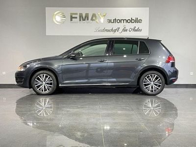Grau Gebraucht 2016 VW Golf VII Allstar Limousine | 11.798 € (Etwas zu teuer)
