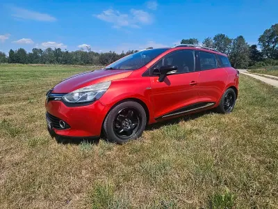 Gebraucht Renault Clio IV 90 PS (66 kW) 2014 Rot Limousine