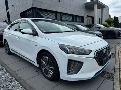Gebraucht Hyundai Ioniq Premium 105 PS (77 kW) 2020 Weiß Kleinwagen