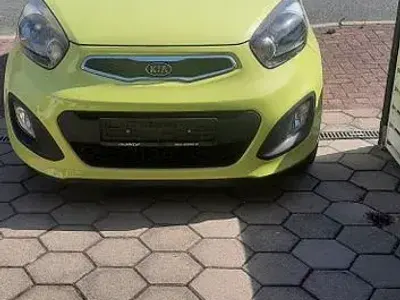 Gebraucht Kia Picanto Edition 7 67 PS (49 kW) 2014 Grün Kleinwagen