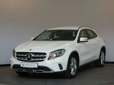Gebraucht Mercedes GLA180 122 PS (89 kW) 2019 Weiß SUV
