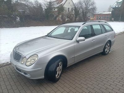 Gebraucht Mercedes E220 Classic 150 PS (110 kW) 2003 Silber Kombi