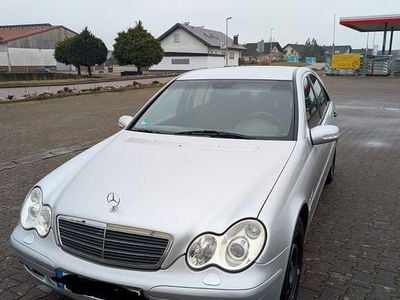 Gebraucht Mercedes C200 Classic 163 PS (119 kW) 2002 Silber Limousine