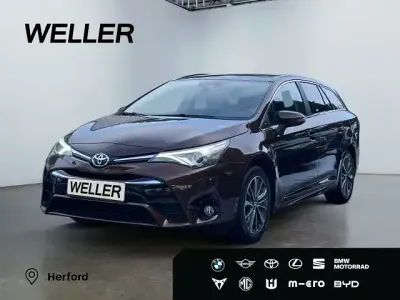 Usata Toyota Avensis Edition-S 147 CV (108 kW) 2015 Marrone Station wagon