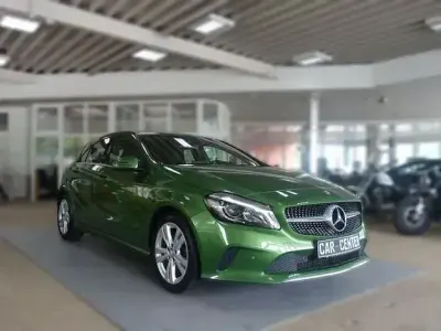 Używany Mercedes A180 Business 122 KM (89 kW) 2016 Zielony Sedan/Limuzyna
