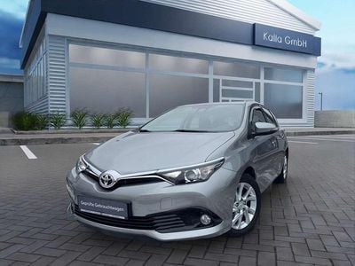 Gebraucht Toyota Auris Basis 116 PS (85 kW) 2016 Titansilber mica metallic Limousine
