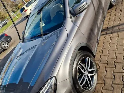 Gebraucht Mercedes GLA200 156 PS (114 kW) 2015 Grau SUV