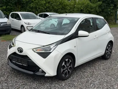 Gebraucht Toyota Aygo Connect Style 72 PS (52 kW) 2018 Weiß Kleinwagen