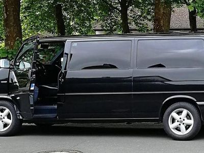 Schwarz Gebraucht 2003 VW Caravelle Business Van / Kleinbus | 17.000 €