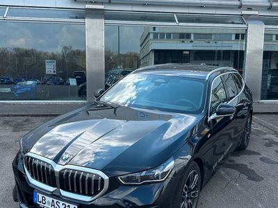 Schwarz Gebraucht 2025 BMW 520 M Sport Kombi | 49.430 € (Guter Preis)