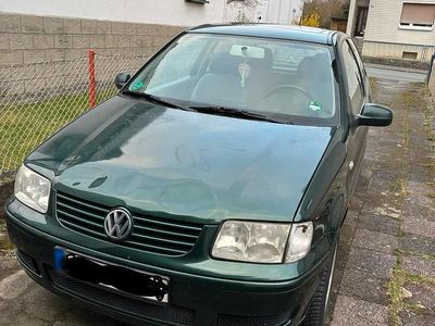 Gebraucht VW Polo 45 PS (33 kW) 2001 Grün Kleinwagen